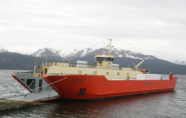 Comerciante de Williams acusa discriminación de ferry para transportar carga desde Punta Arenas